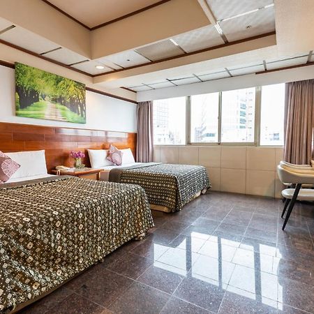 Yi Pin Business Hotel เถาหยวน ภายนอก รูปภาพ