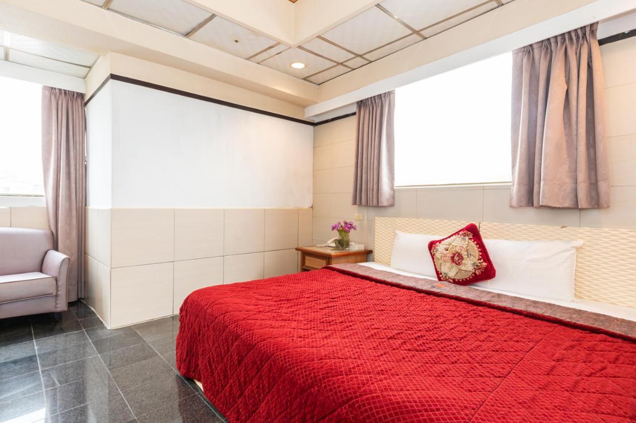 Yi Pin Business Hotel เถาหยวน ภายนอก รูปภาพ