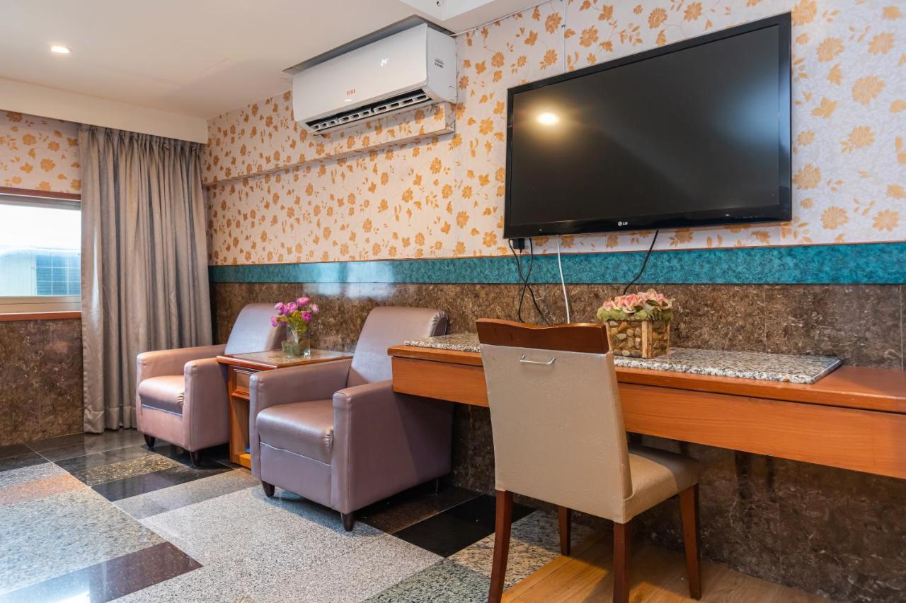 Yi Pin Business Hotel เถาหยวน ภายนอก รูปภาพ