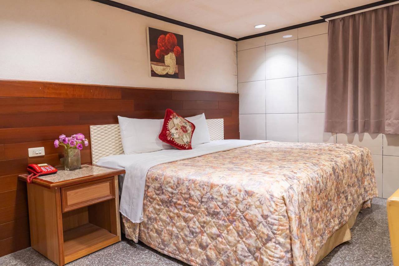 Yi Pin Business Hotel เถาหยวน ภายนอก รูปภาพ