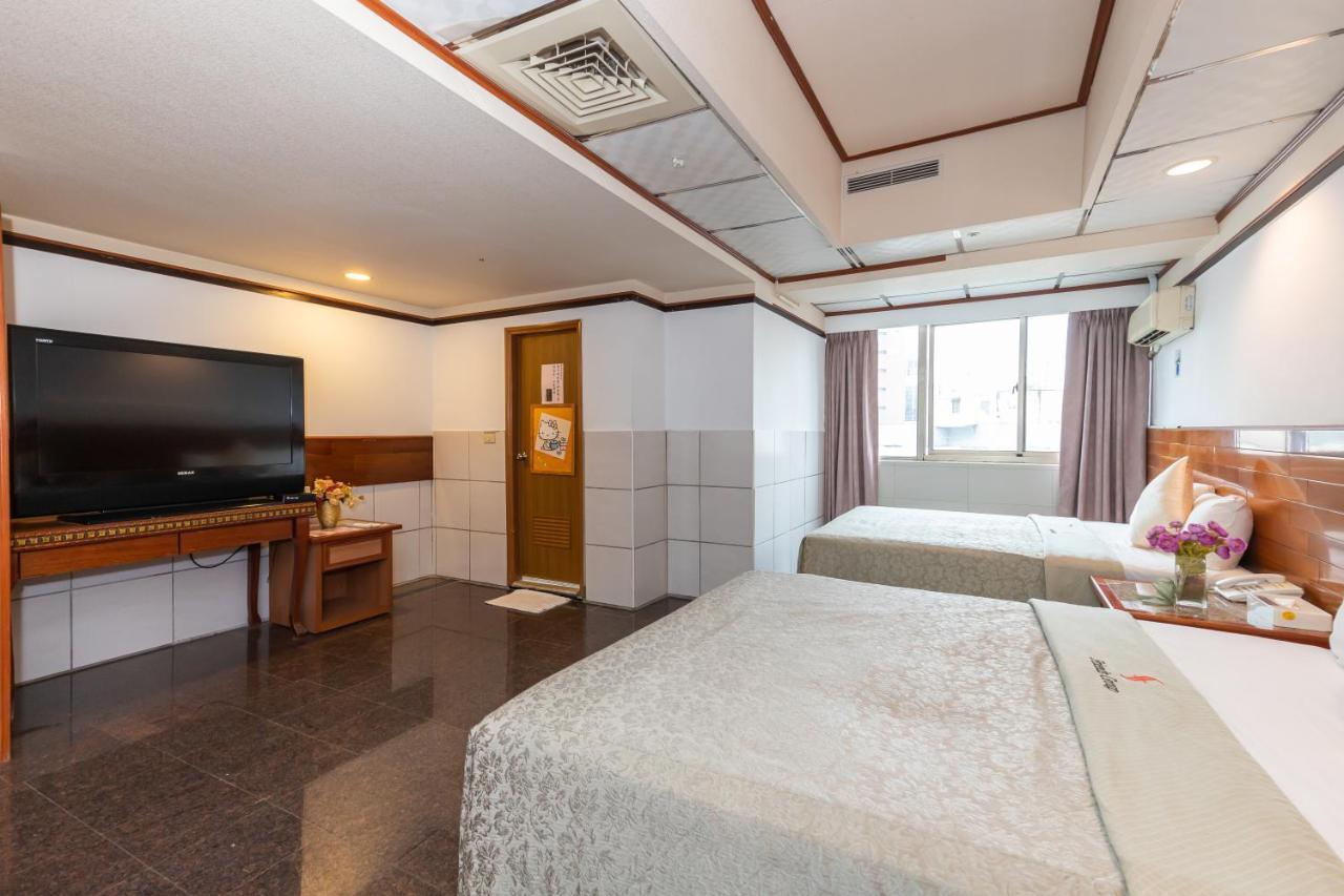 Yi Pin Business Hotel เถาหยวน ภายนอก รูปภาพ