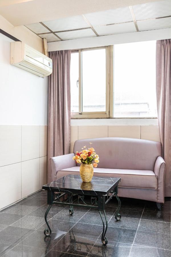 Yi Pin Business Hotel เถาหยวน ภายนอก รูปภาพ