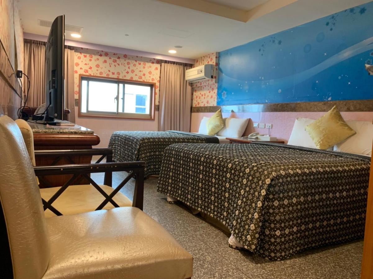 Yi Pin Business Hotel เถาหยวน ภายนอก รูปภาพ