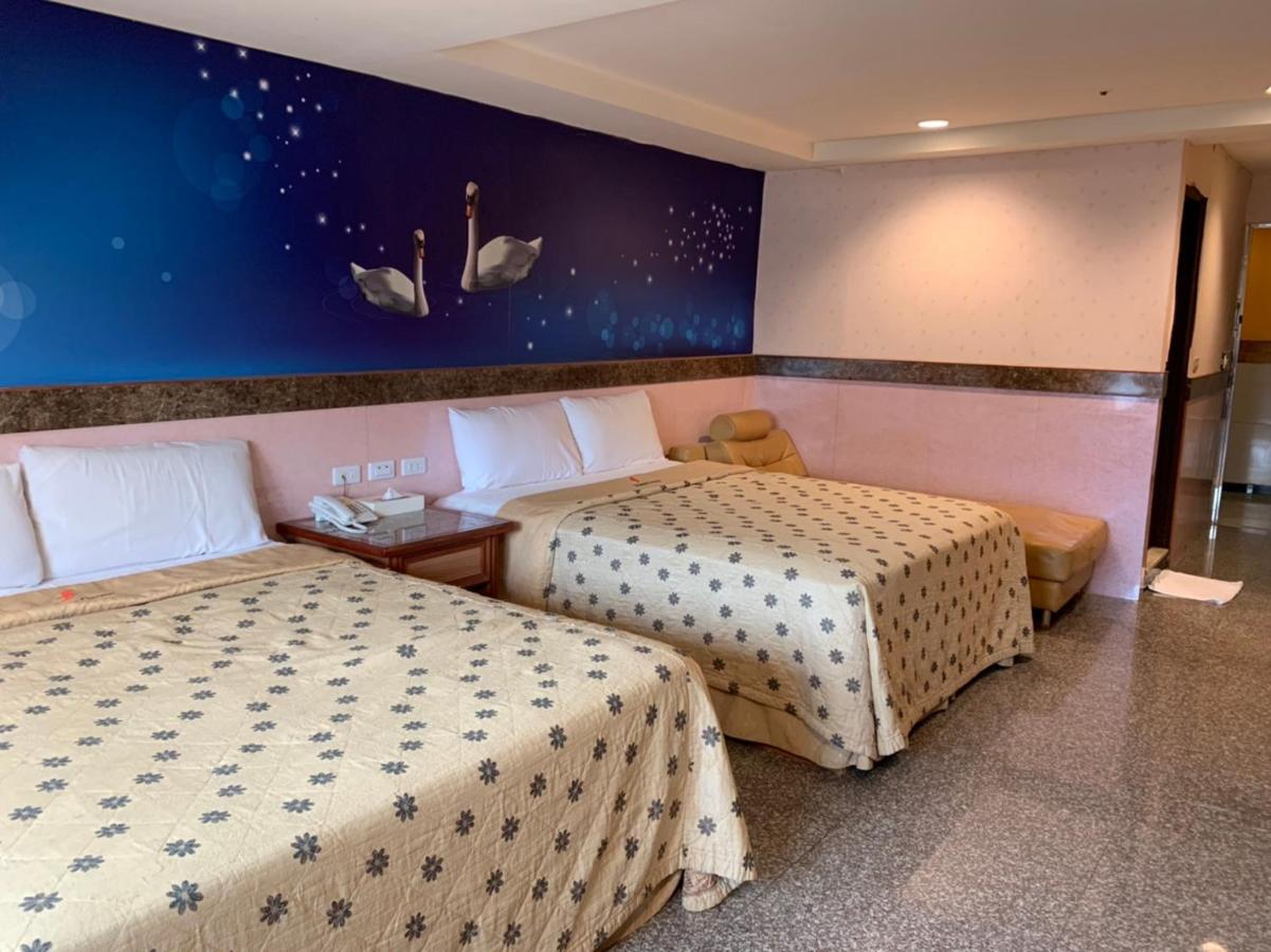 Yi Pin Business Hotel เถาหยวน ภายนอก รูปภาพ